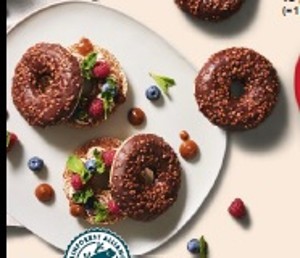 Donut poliaty mliečnou čokoládou