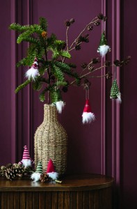 4) Ozdoby na stromček TOMTE